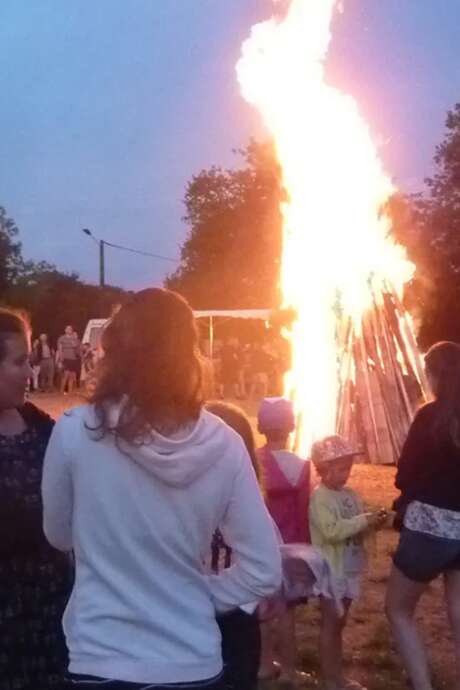 Feu de la Saint-Jean à Collonges-La-Rouge