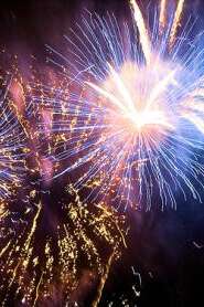 Feux d'artifice à Saint Laurent Les Tours