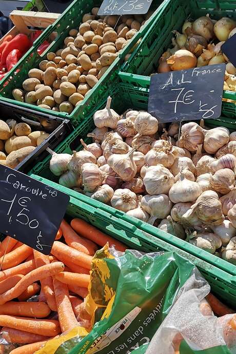 Le marché de Saint-Pois