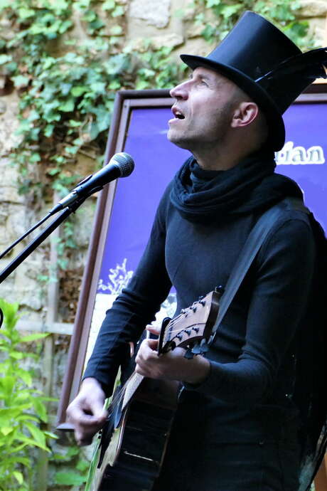 Astian Bès
