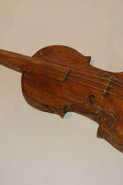 Histoires d'objets, objets d'histoire : le violon de Monsieur Guérin