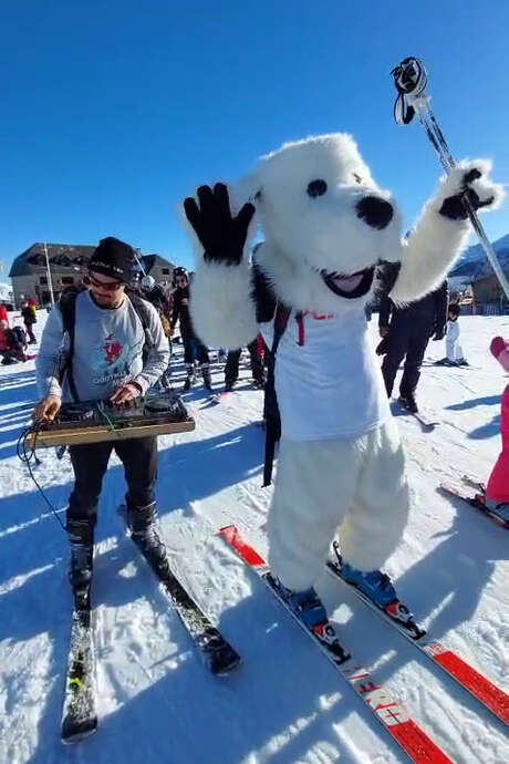Patou fait son show sur les pistes ! Patou fait son show sur les pistes !