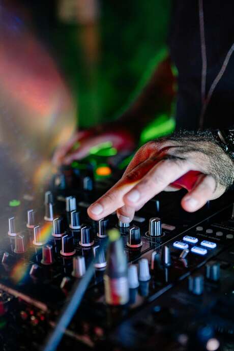 NOËL MAGIQUE AVEC DJ HUGO