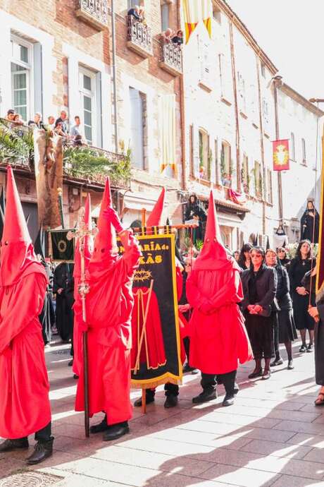 DANS LES MYSTÈRES DE LA SANCH