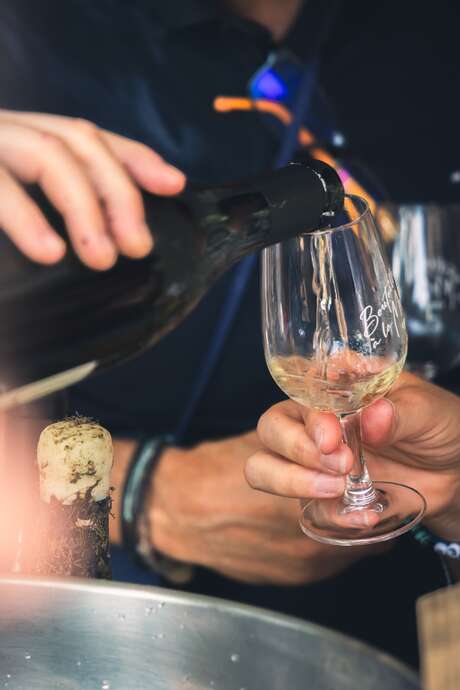 BOUTEILLES À LA MER