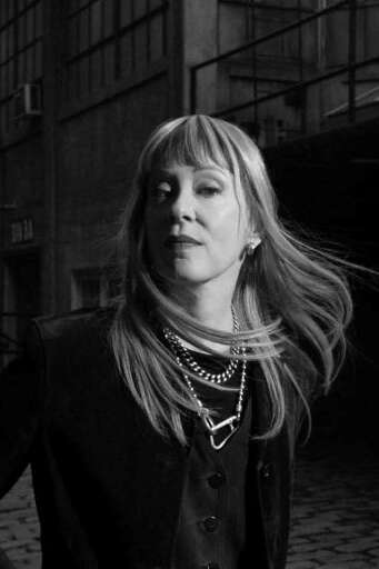 SUZANNE VEGA + 1ÈRE PARTIE