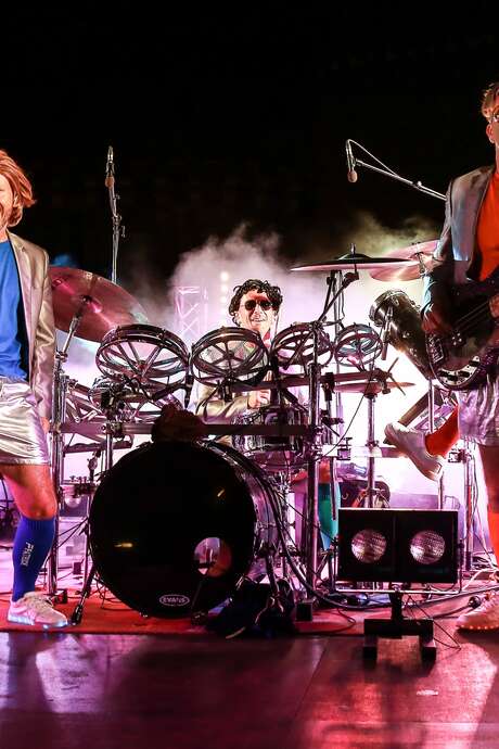 NOËL MAGIQUE AVEC SANS INTERDIT