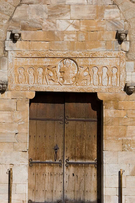 VISITE DE L'ABBAYE DE SAINT-GENIS-DES FONTAINES