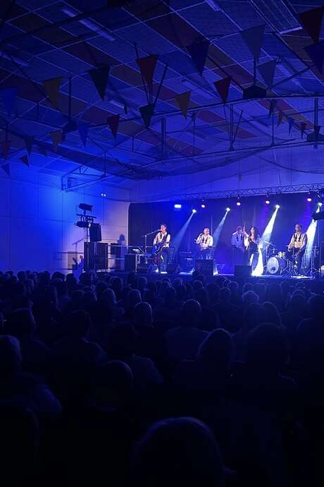 SPECTACLE AVEC LES CHŒURS D'ARTICHAUT  "LES JOURS HEUREUX"