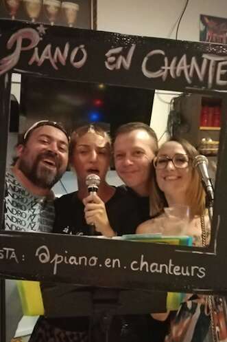 Le Piano En-chanteurs- Festival théâtral rural"Le Champ des Possibles”