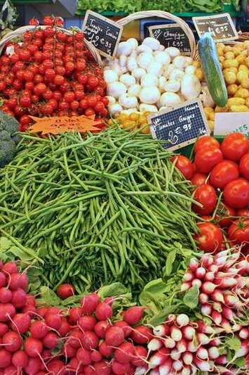 MARCHÉ DE PRODUCTEURS LOCAUX À SAINT-MÊME-LE-TENU