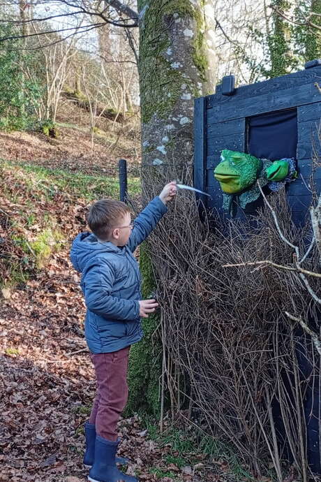 Enquête policière parents/enfants - Qui a volé les œufs de Paulette la rainette ?