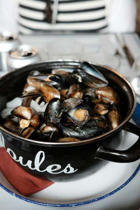 Moules frites et chorale des Gars de Garonne