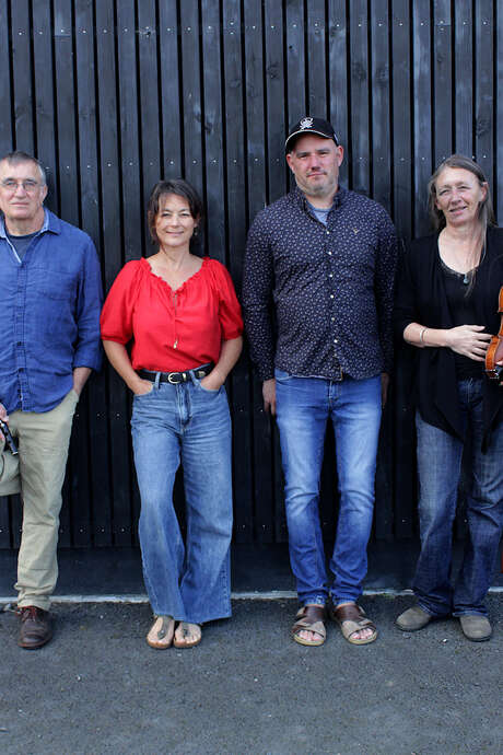 Concert de Tiùin : Quartet de Musique Acoustique à la librairie-Café l'Autre Rive à Berrien.