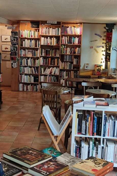 Concert Solidaire de musique classique : flûte, violon et textes à la Librairie-Café l'Autre Rive à Berrien.