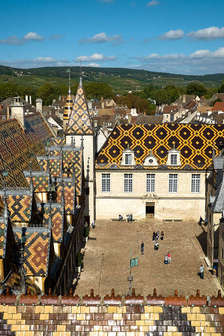 Hôtel-Dieu - Hospices de Beaune Journées européennes du patrimoine L' Hôtel-Dieu, un patrimoine hospitalier en héritage