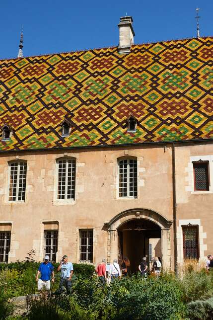 Hôtel-Dieu - Hospices de Beaune 
Programmation 2025 - HUMANITÉ
Itinéraire hospitalier