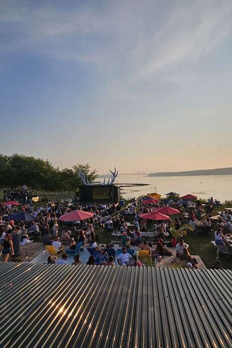 La Cour arrière du Festibière de Lévis