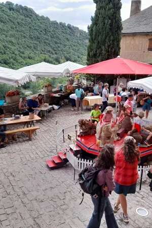 Festival " Changez d'air' S... à Peyre - Festival lyrique de rue