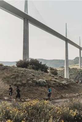 La course Eiffage du Viaduc de Millau en Aveyron