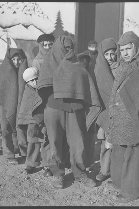 Exposition " des Espagnols dans les camps : photographies de Paul SENN  " - Maison de MA Région