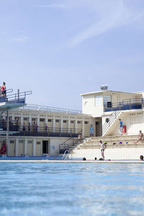 Bruay art déco : la piscine
