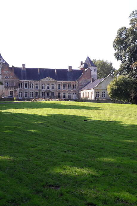Visite guidée dans le parc du château de Liettres