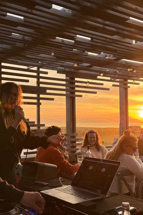 Sunset Mix par Dj Hémisphère en compagnie de Julia Pertuy