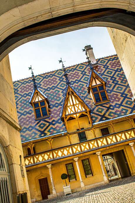 Hôtel-Dieu - Hospices de Beaune <br />Programmation 2024 - CHARITÉ<br />Itinéraire hospitalier "De l'Hôtel-Dieu à l'Hospice de la Charité"