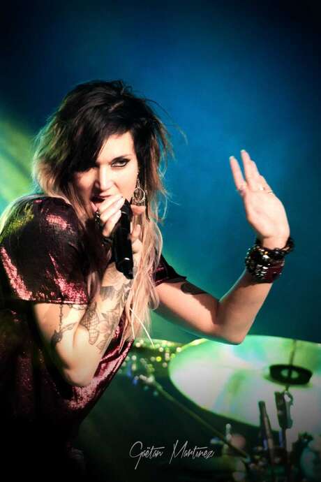 Jewly-le retour - Scènes au bar