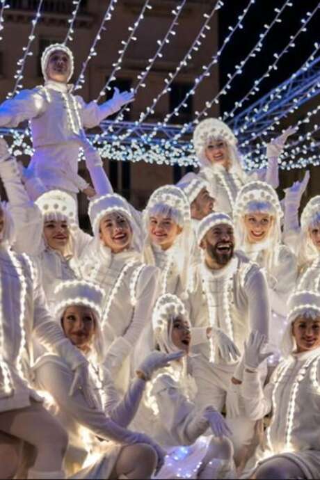 Un Noël à la montagne - Parade dans la ville