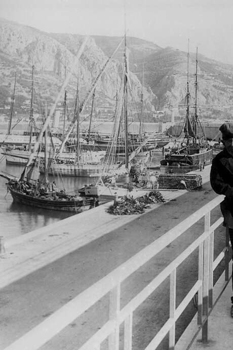 Menton et la mer, histoires portuaires