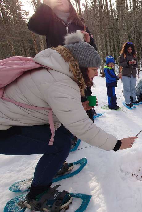 Balade raquettes famille Guimauves sur le feu