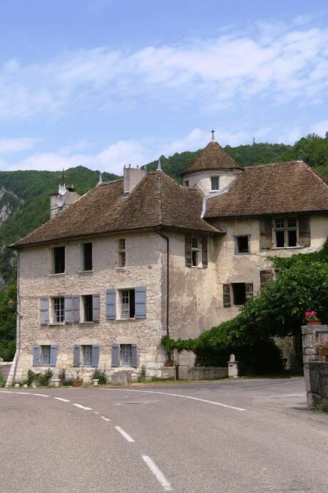 Thrilling visit: Rossillon in the Middle Ages; witchcraft and other oddities Thrilling visit: Rossillon in the Middle Ages; witchcraft and other oddities