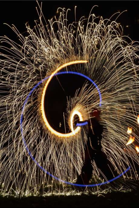 Spectacle enflammé - les fééries pyromaniées et chamallows grillés