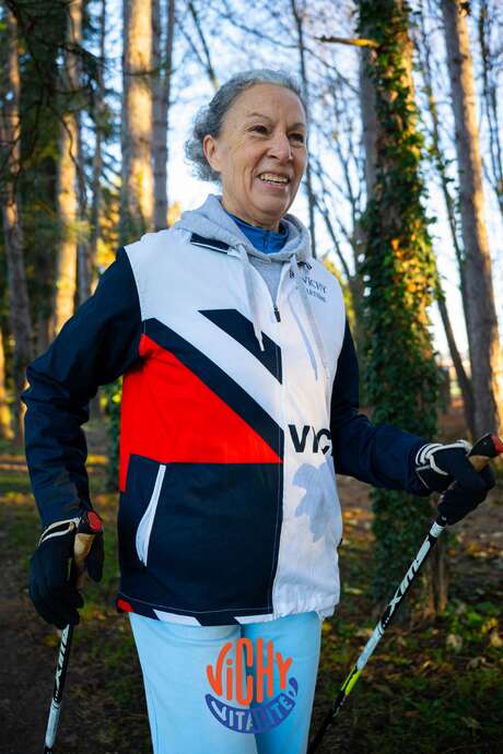 Découverte de la marche nordique : pratique et bienfaits - Vichy Vitalité