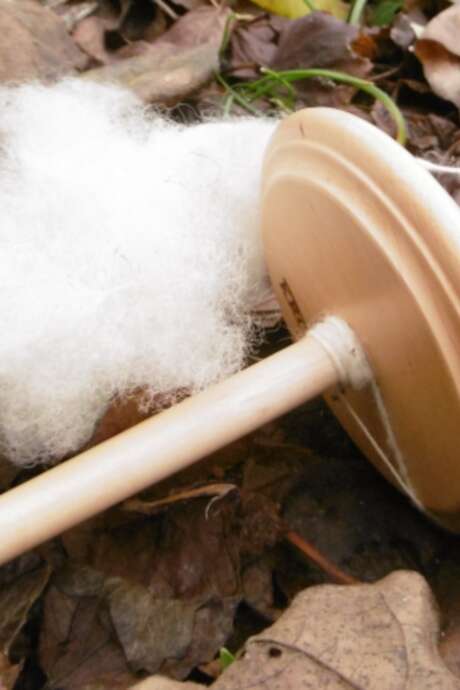 Spinning, weaving and stringing workshop with Ateliers du temps pour soi