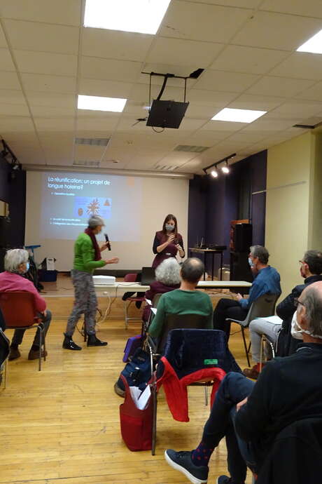 Les femmes peintres en Savoie, de l'ombre à la lumière par Anne Buttin.