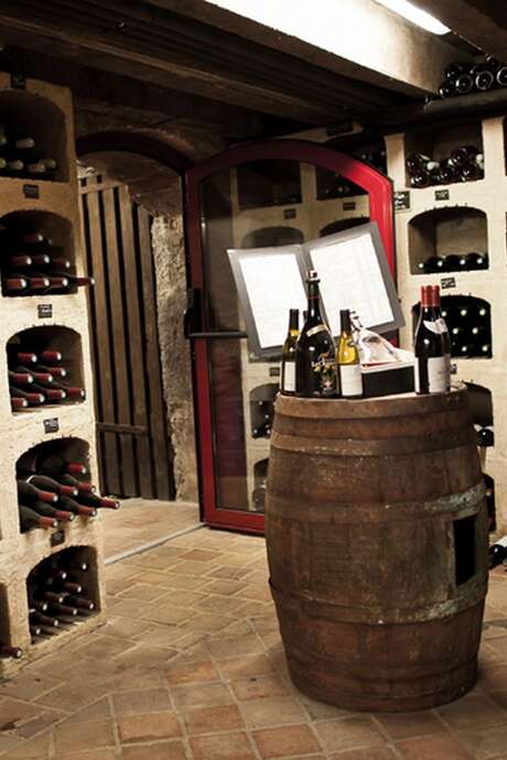 Visite et dégustation de vin au chai du château des Comtes de Challes