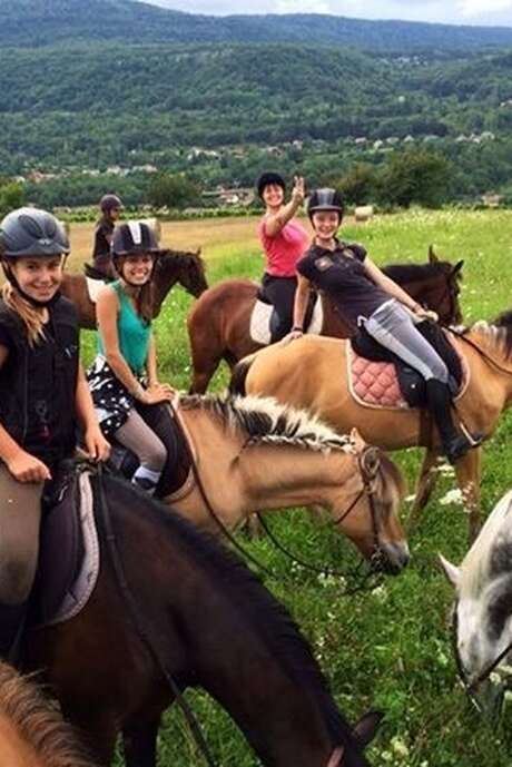 Randonnée équestre à la journée - Centre Equestre d'Artemare