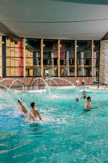 Introduction to slacklining over water