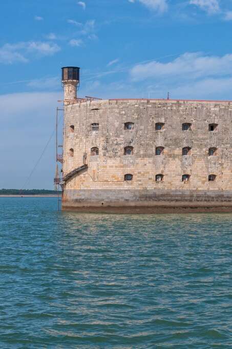 Fée des Îles cruises by Interîles Company : Saint-Nazaire/Charente - Fort Boyard