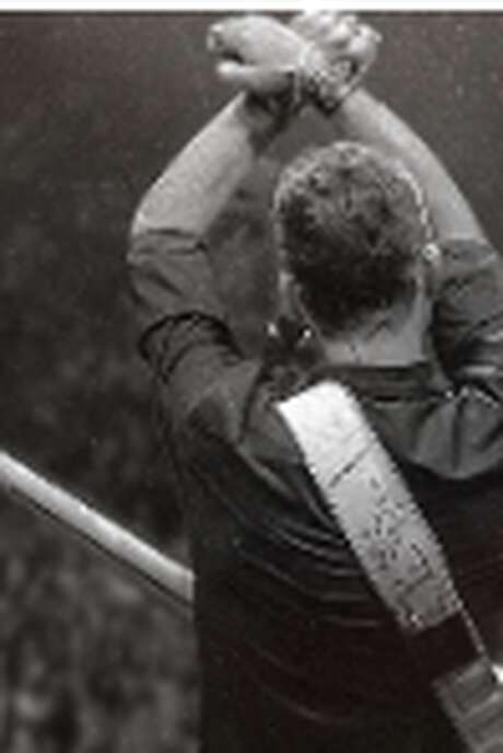 JEAN BAPTISTE GUEGAN - JOHNNY LE SHOW D’UNE VIE EN CONCERT EN NOUVELLE CALEDONIE