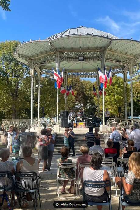On danse à Vichy