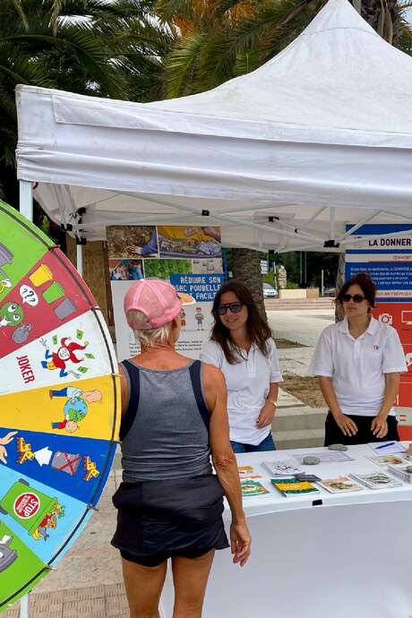 Tri et recyclage : des stands estivaux Prévention et Gestion des déchets