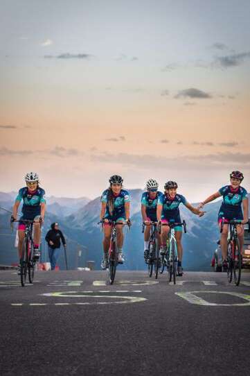 Start van de etappe Bourg d’Oisans – Alpe d’Huez met DDEAV: nog 1 dag te gaan