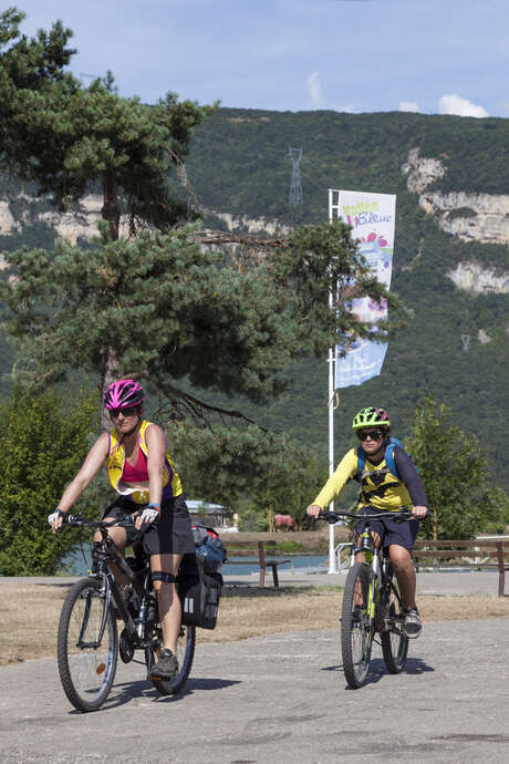 Balade à vélo : Quirieu, la cité endormie Balade à vélo : Quirieu, la cité endormie