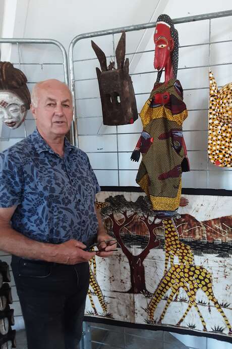 Ausstellung „Objekte aus Afrika und zeitgenössische Kunst“