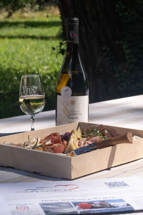 La Sapaudie se met en boîte ! Pain fromage et charcuterie à déguster chez les viticulteurs