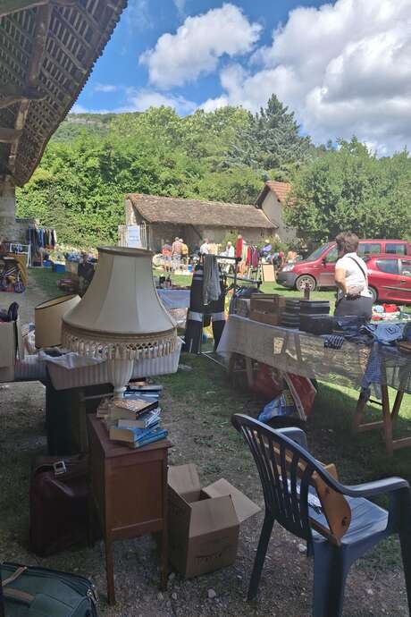 Vide-greniers à Izieu